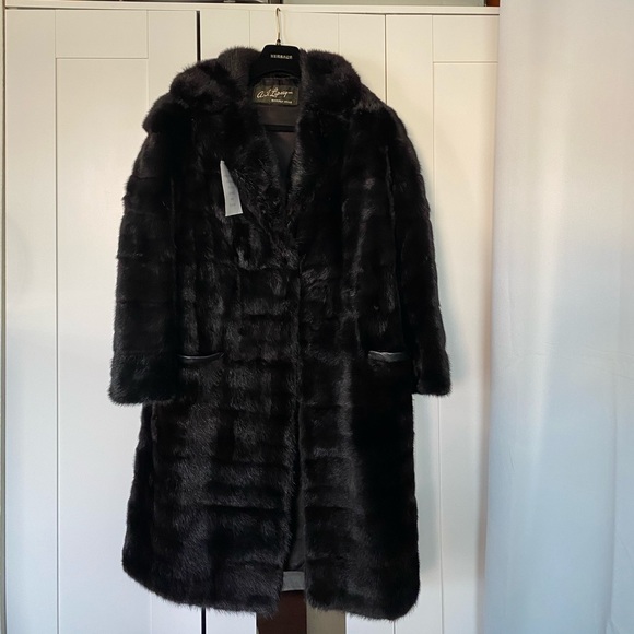 A.J. Lipsey, Inc. Beverly Hills Mink Fur Coat - Picture 2 of 13